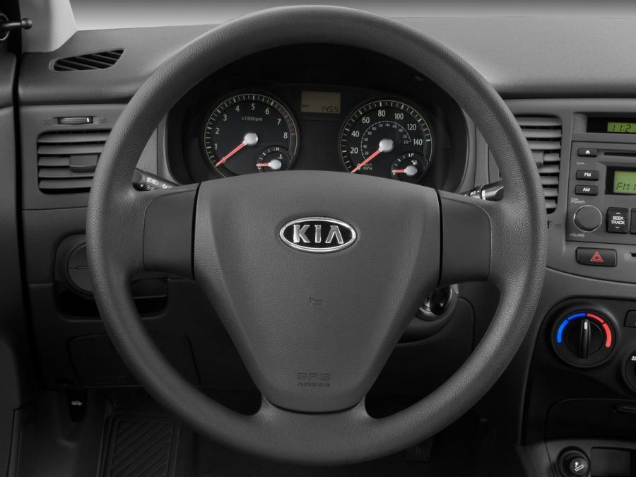  Kia Rio Sedan 2005 года  (US) (фото 6 из 16)